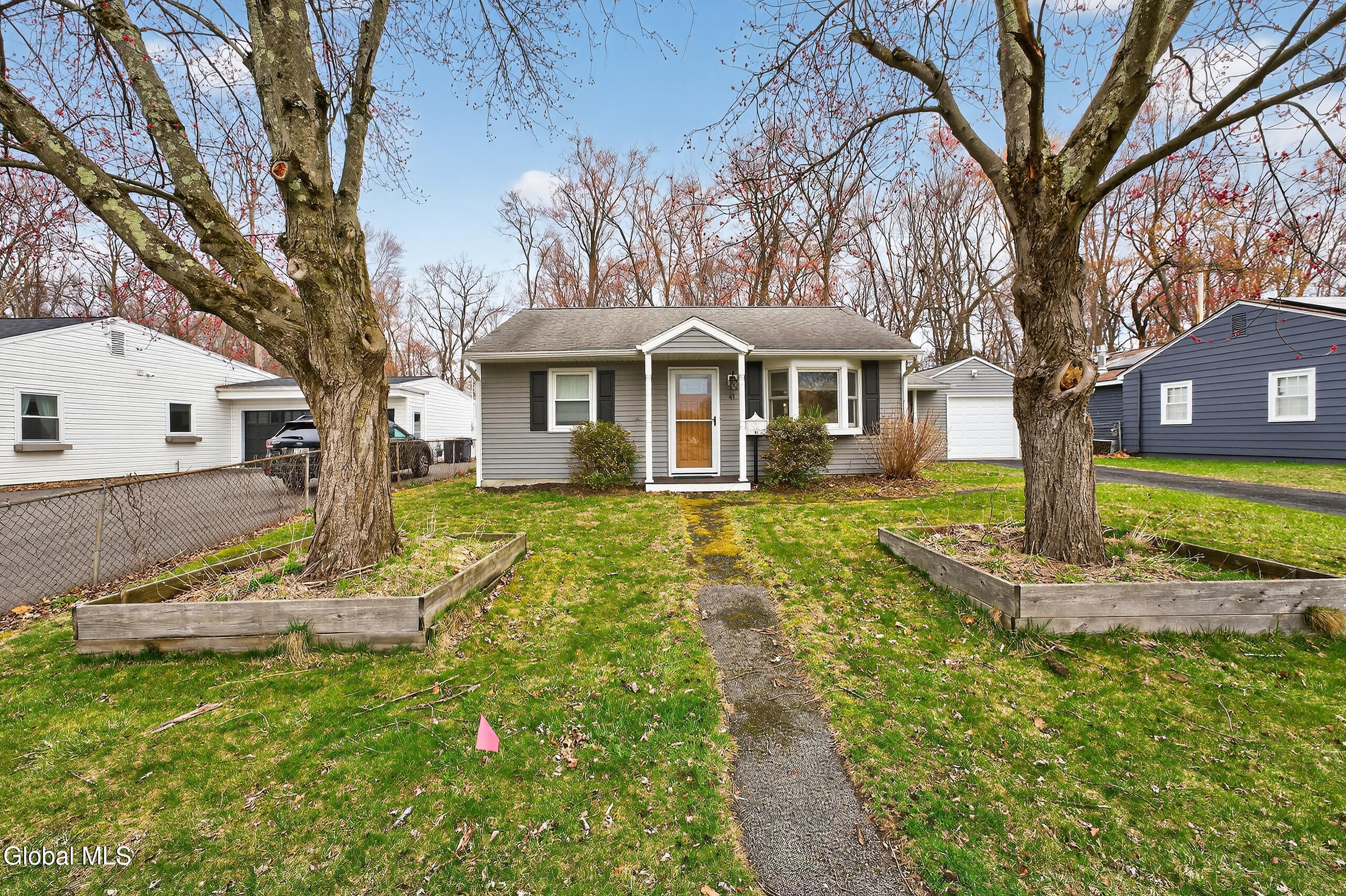 41 Vics Court Albany NY 12205