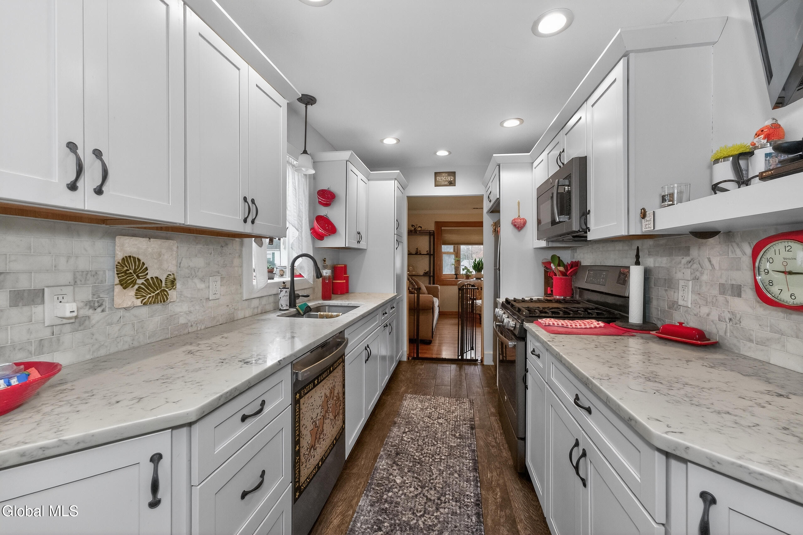 41 Vics Court Albany NY 12205