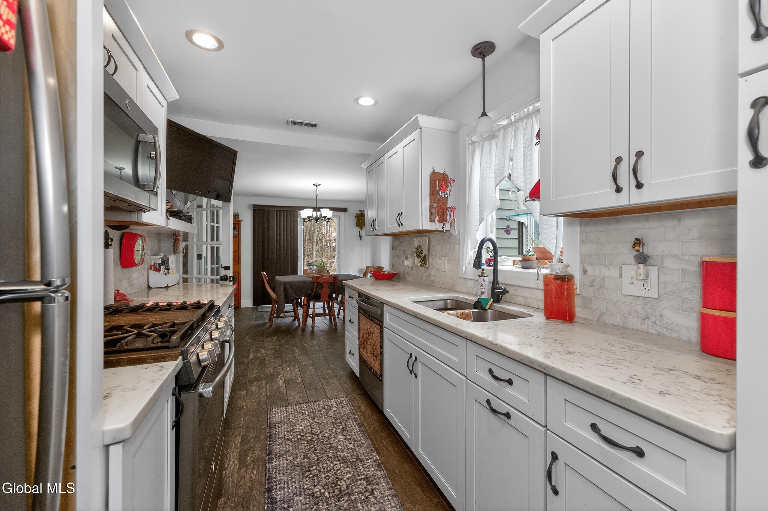 41 Vics Court Albany NY 12205