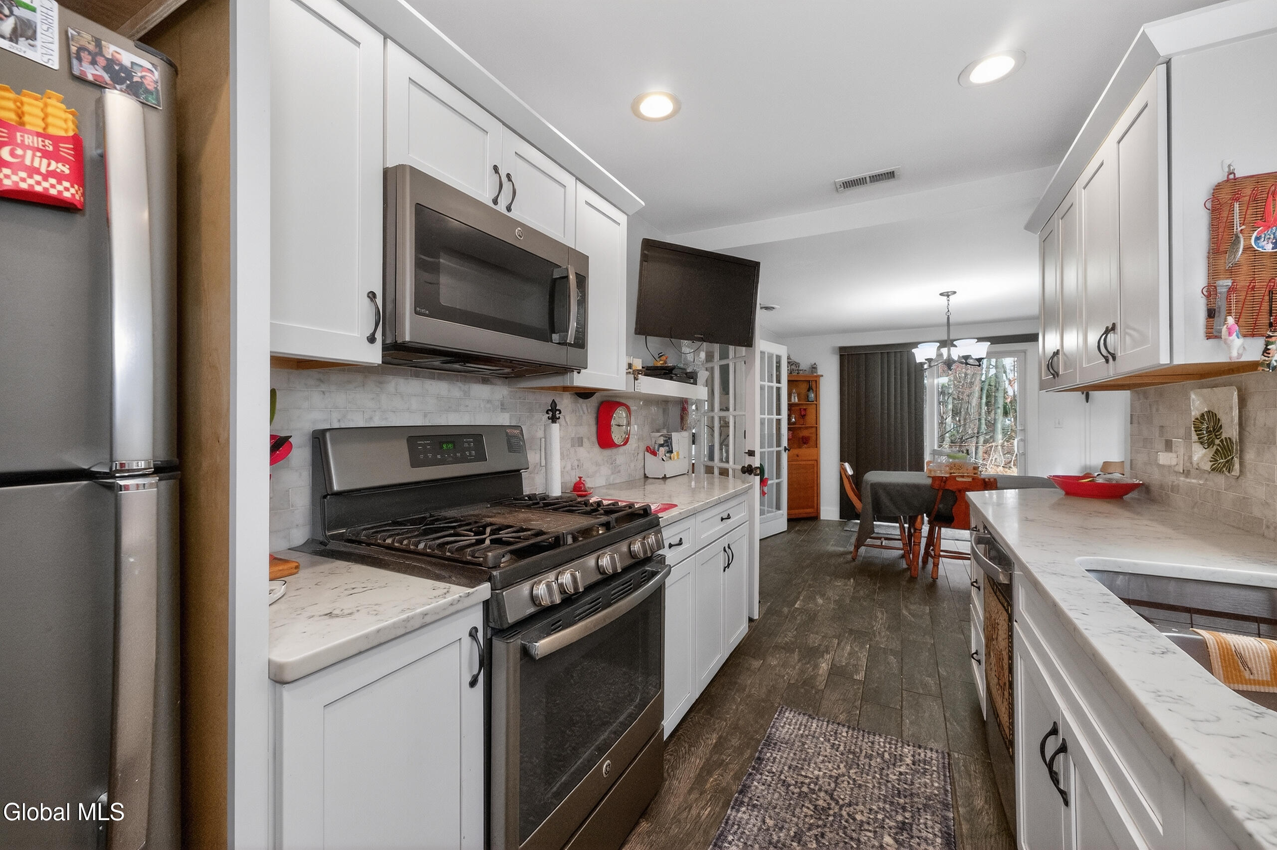 41 Vics Court Albany NY 12205