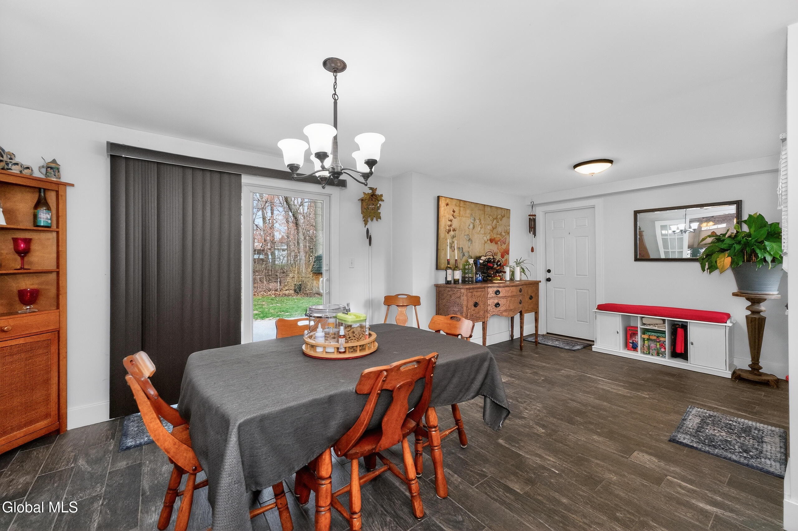 41 Vics Court Albany NY 12205