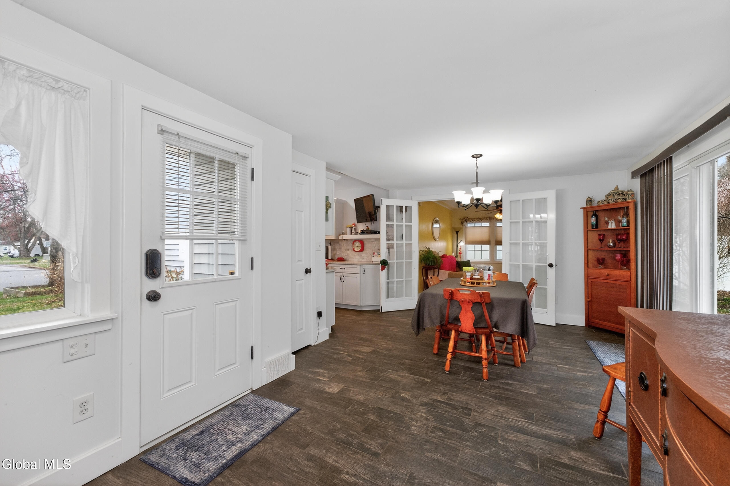 41 Vics Court Albany NY 12205
