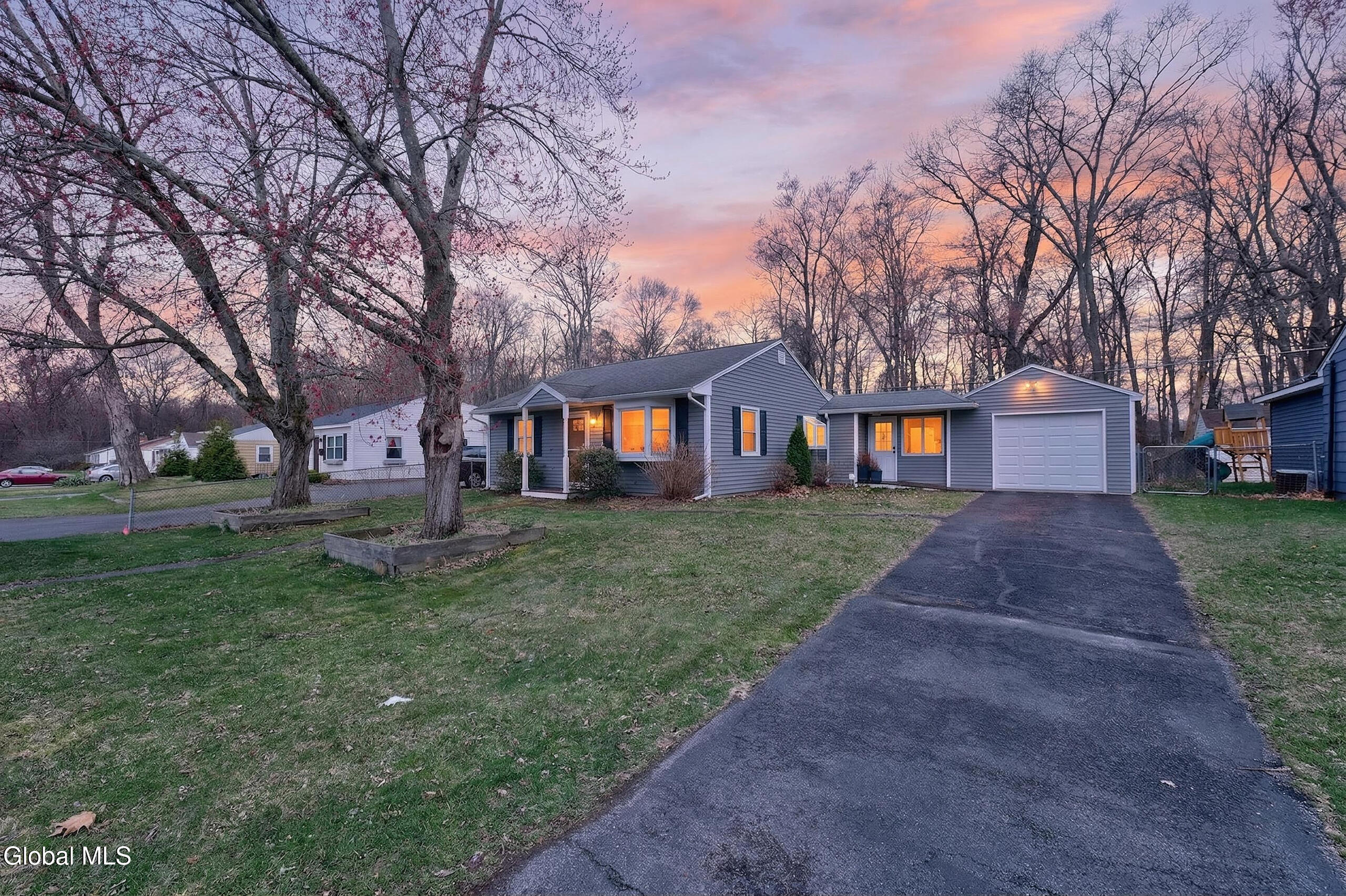 41 Vics Court Albany NY 12205