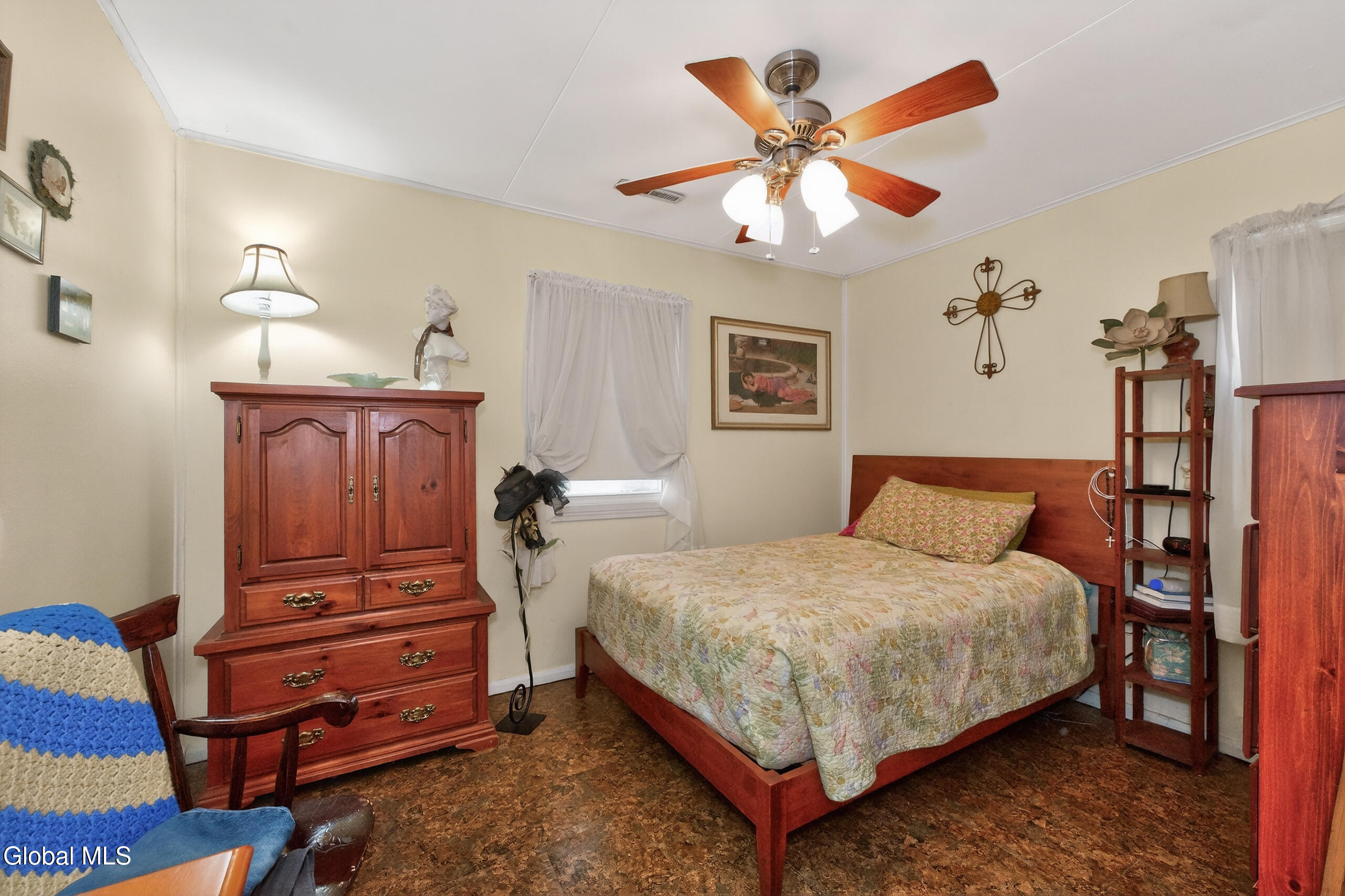 41 Vics Court Albany NY 12205