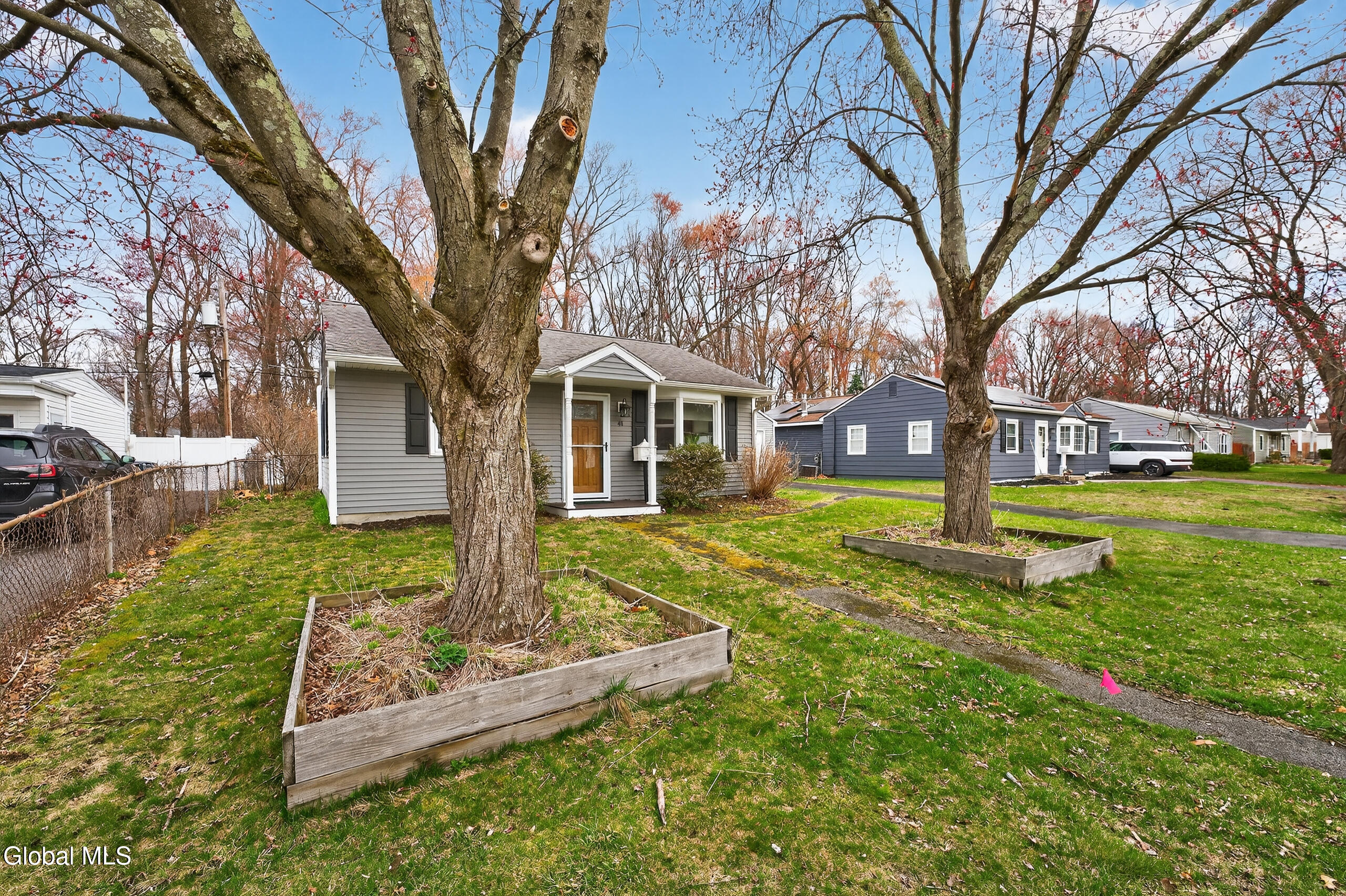 41 Vics Court Albany NY 12205