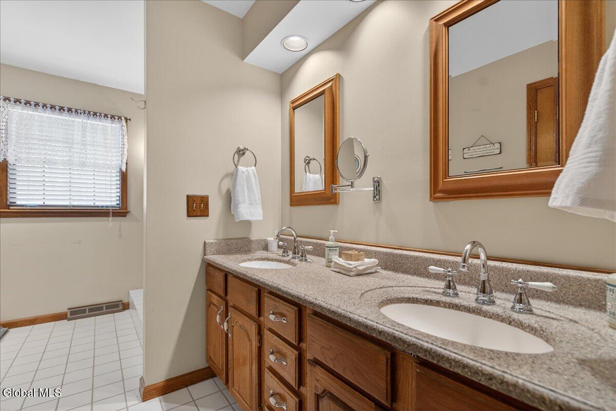 10 Timberwick Drive Clifton Park NY 12065