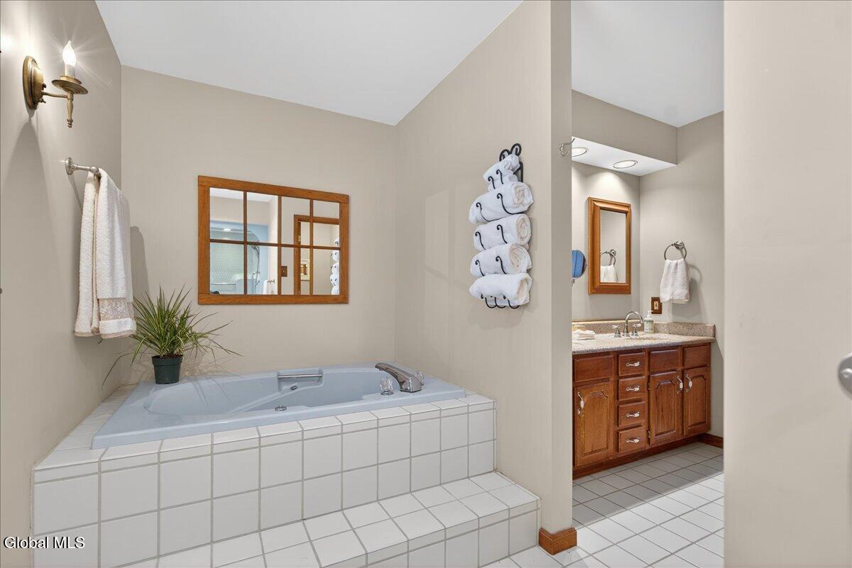 10 Timberwick Drive Clifton Park NY 12065