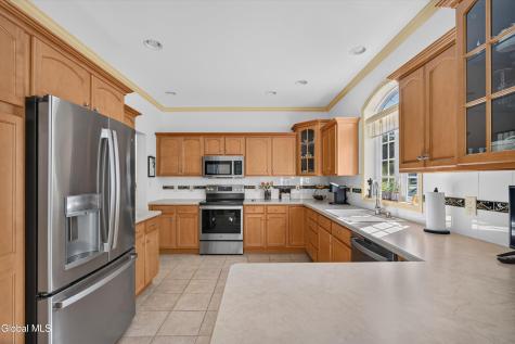 15 Julians Way Saratoga Springs NY 12866