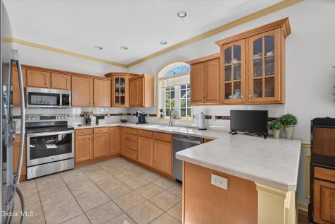 15 Julians Way Saratoga Springs NY 12866