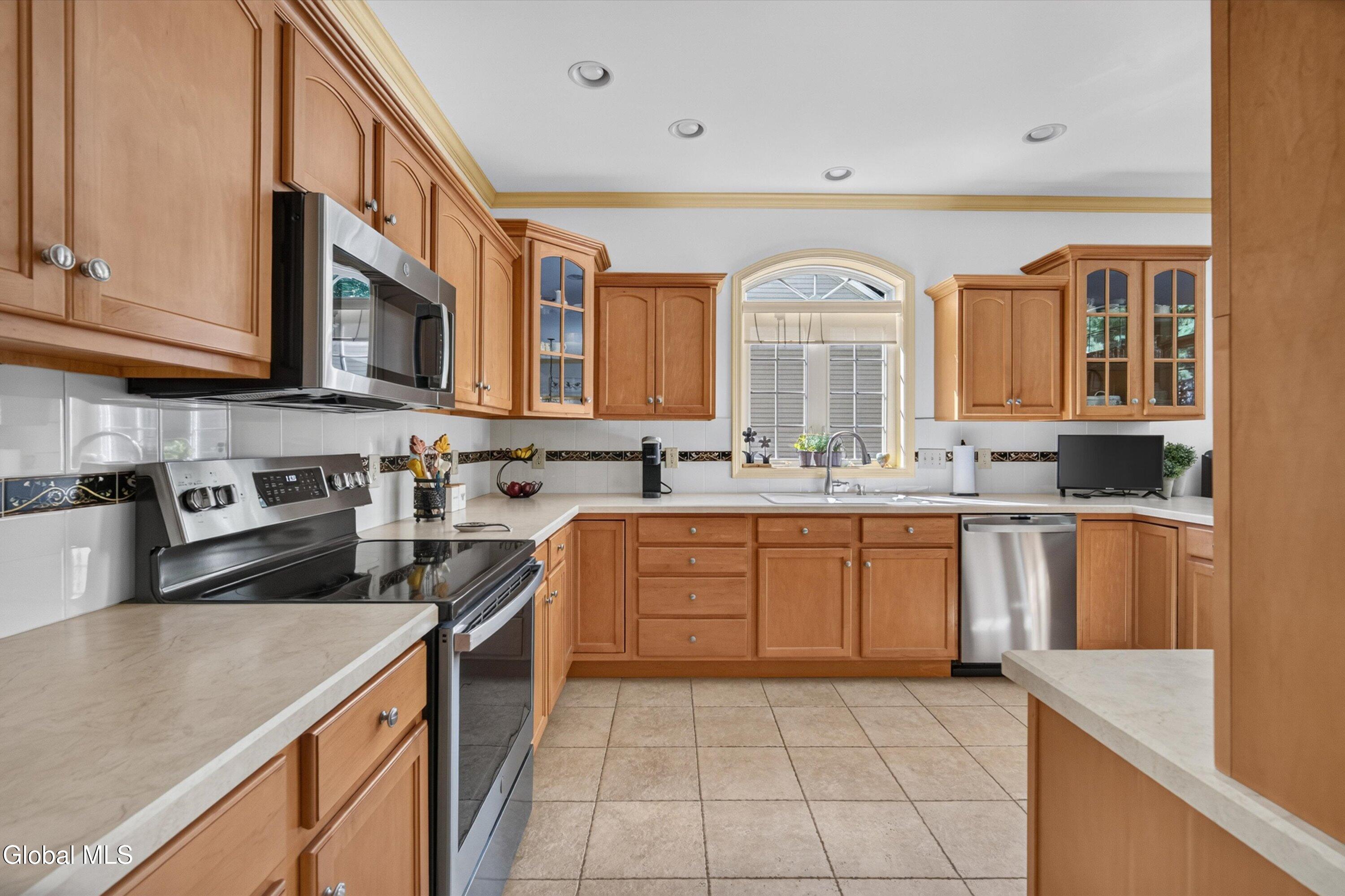 15 Julians Way Saratoga Springs NY 12866
