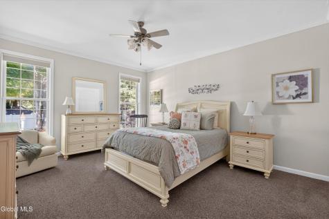 15 Julians Way Saratoga Springs NY 12866