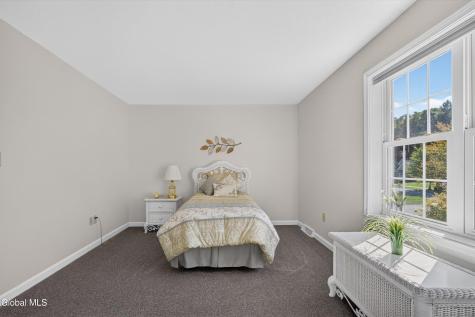15 Julians Way Saratoga Springs NY 12866