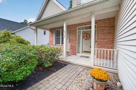 15 Julians Way Saratoga Springs NY 12866