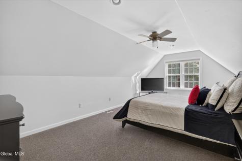 15 Julians Way Saratoga Springs NY 12866