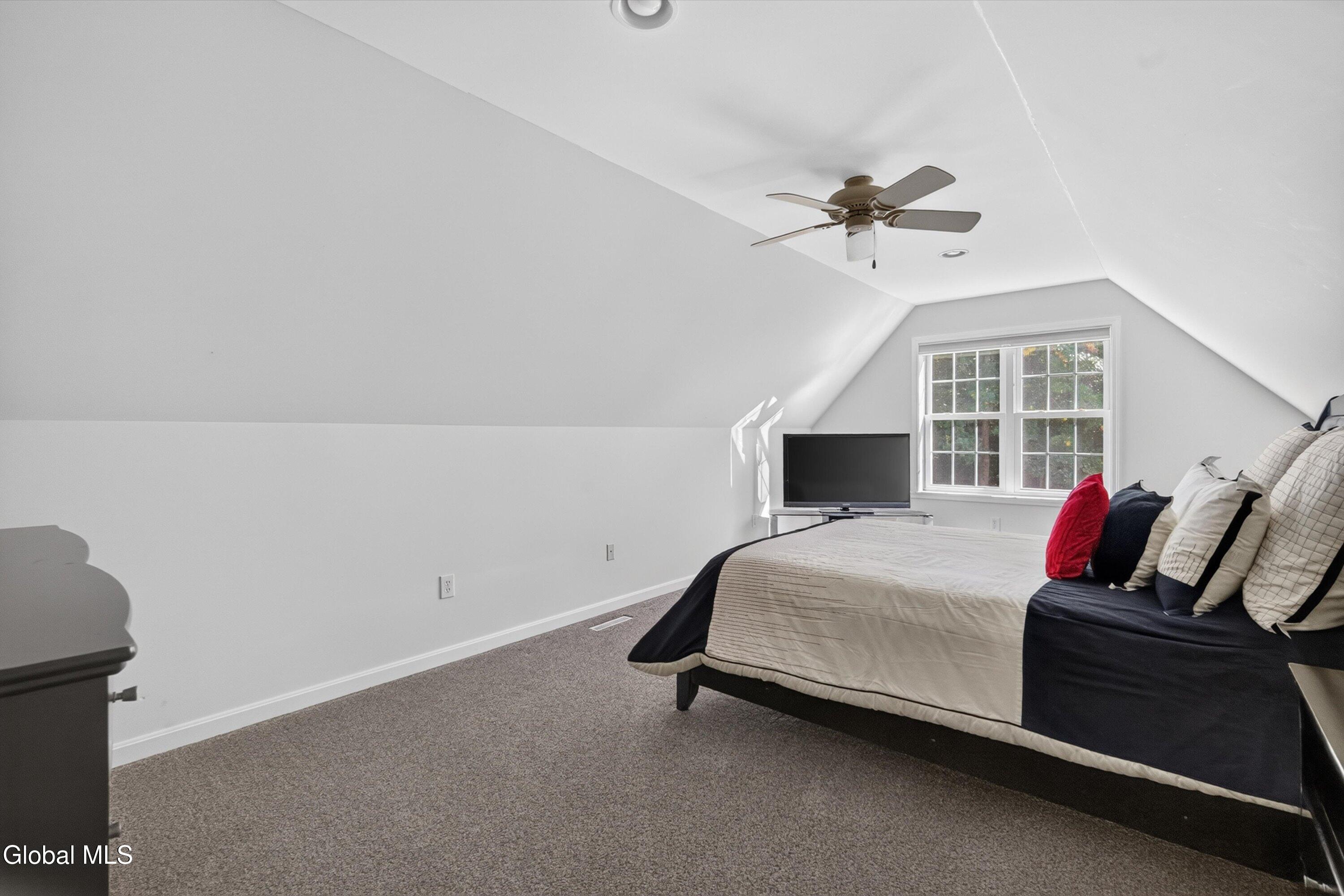 15 Julians Way Saratoga Springs NY 12866