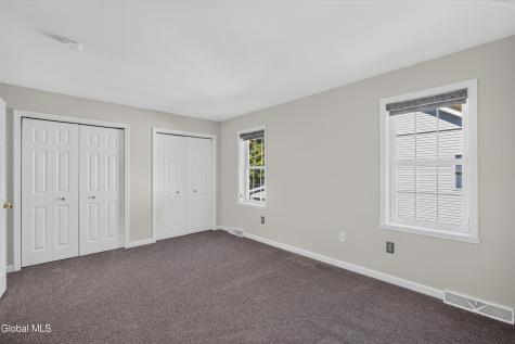 15 Julians Way Saratoga Springs NY 12866