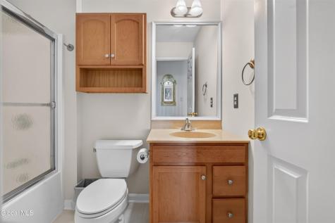 15 Julians Way Saratoga Springs NY 12866