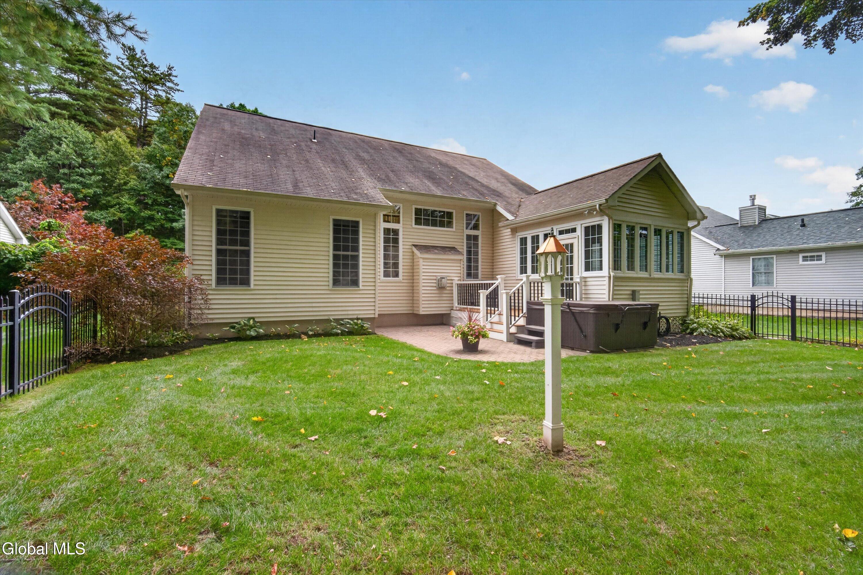 15 Julians Way Saratoga Springs NY 12866