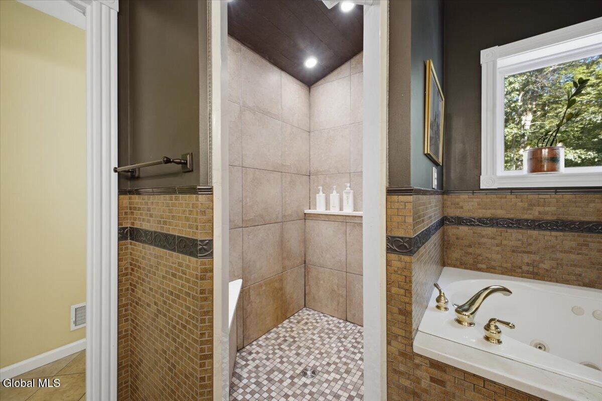16 White Birch Lane Gansevoort NY 12831