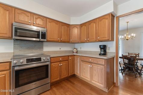 303 Partridgeberry Court Schenectady NY 12303