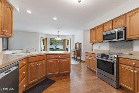 303 Partridgeberry Court Schenectady NY 12303