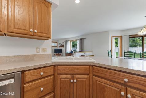 303 Partridgeberry Court Schenectady NY 12303