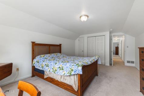 303 Partridgeberry Court Schenectady NY 12303