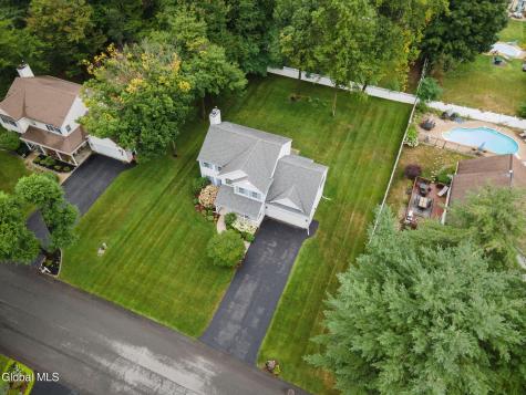 303 Partridgeberry Court Schenectady NY 12303