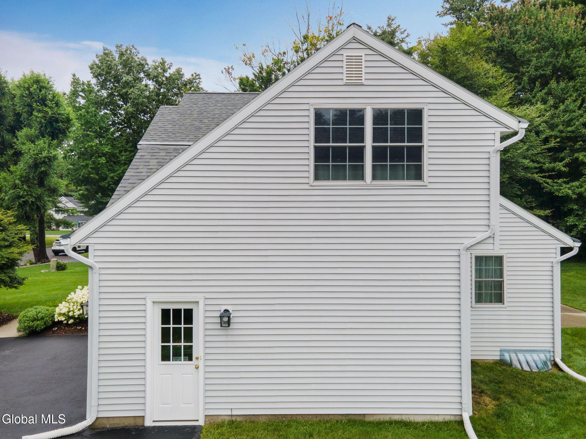303 Partridgeberry Court Schenectady NY 12303