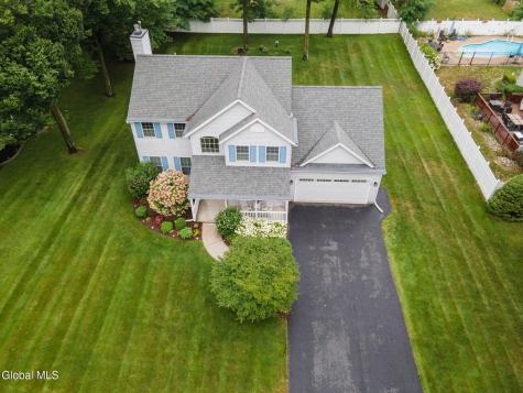 303 Partridgeberry Court Schenectady NY 12303