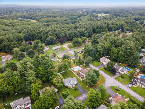 303 Partridgeberry Court Schenectady NY 12303
