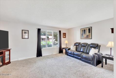 3007 Kirvin Lane Schenectady NY 12306