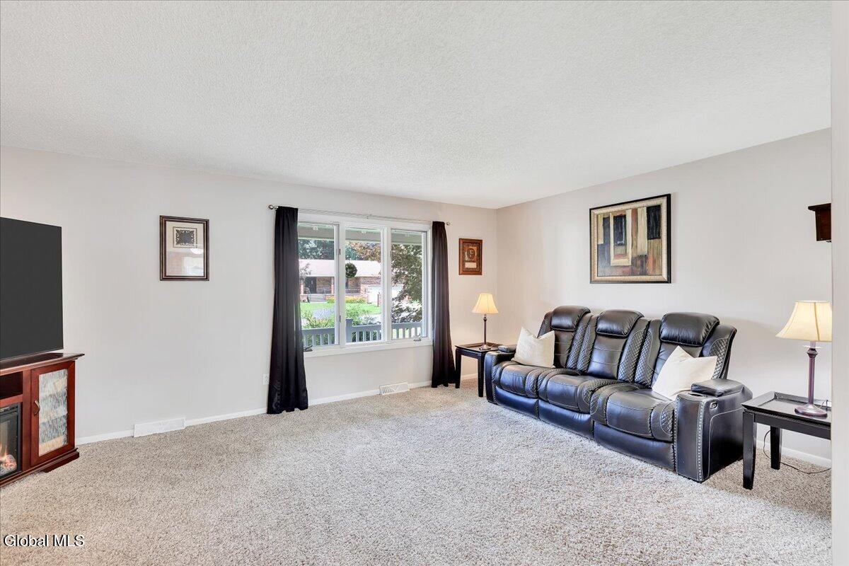 3007 Kirvin Lane Schenectady NY 12306