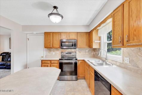 3007 Kirvin Lane Schenectady NY 12306