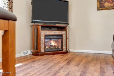 3007 Kirvin Lane Schenectady NY 12306