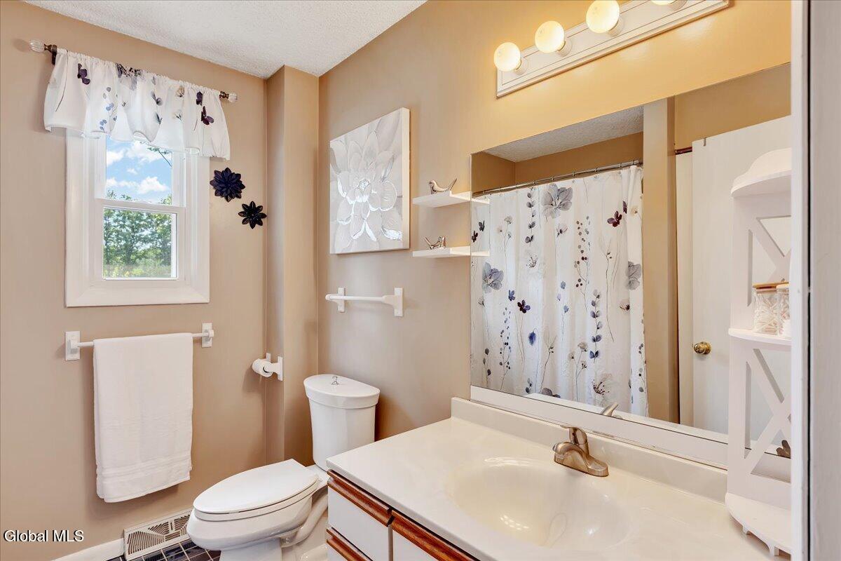 3007 Kirvin Lane Schenectady NY 12306