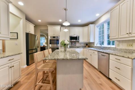 11 Wildwood Court Clifton Park NY 12065
