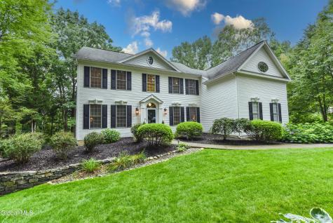 11 Wildwood Court Clifton Park NY 12065