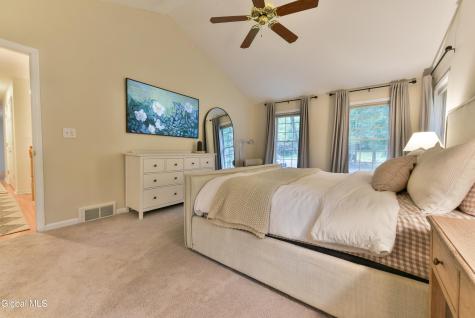 11 Wildwood Court Clifton Park NY 12065