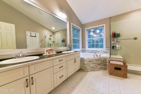 11 Wildwood Court Clifton Park NY 12065