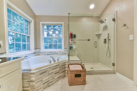 11 Wildwood Court Clifton Park NY 12065