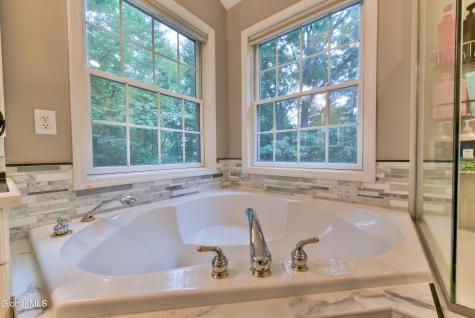 11 Wildwood Court Clifton Park NY 12065