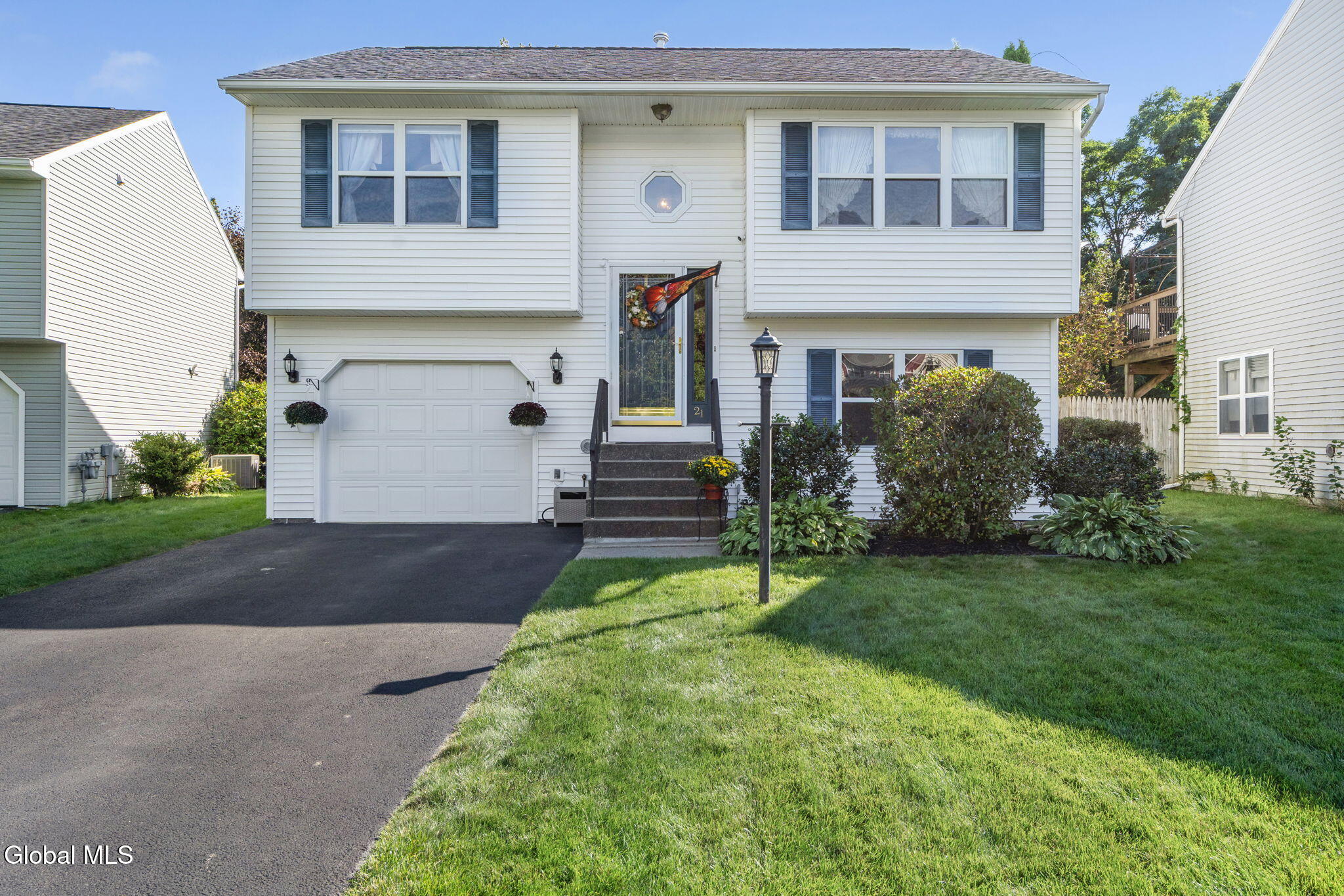 21 Wicken Square Colonie NY 12205