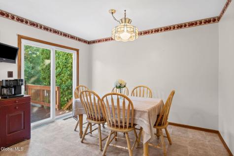 21 Wicken Square Colonie NY 12205