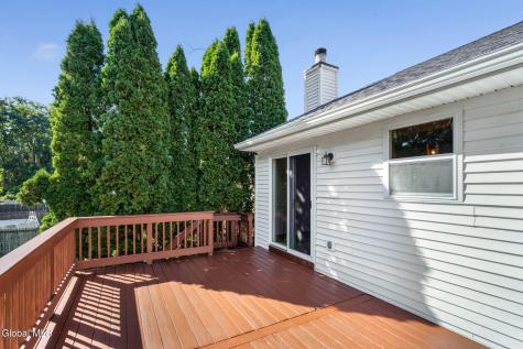 21 Wicken Square Colonie NY 12205
