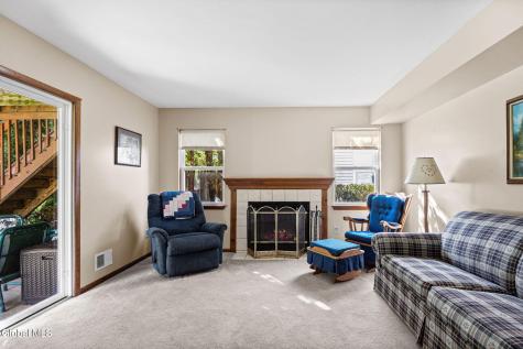 21 Wicken Square Colonie NY 12205