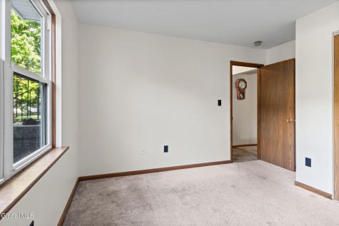 21 Wicken Square Colonie NY 12205