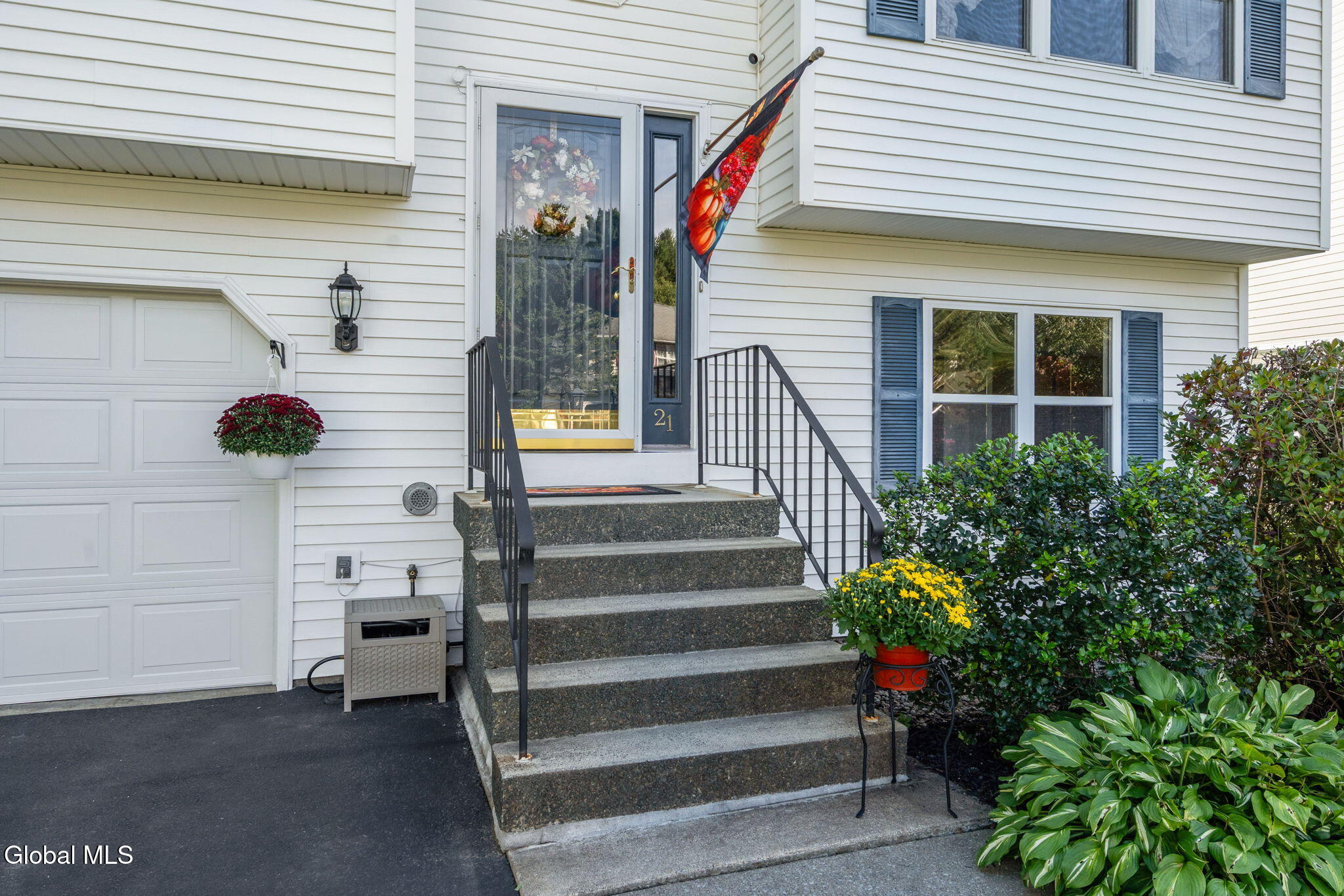 21 Wicken Square Colonie NY 12205
