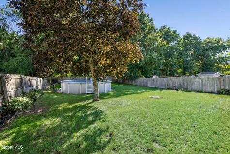 21 Wicken Square Colonie NY 12205