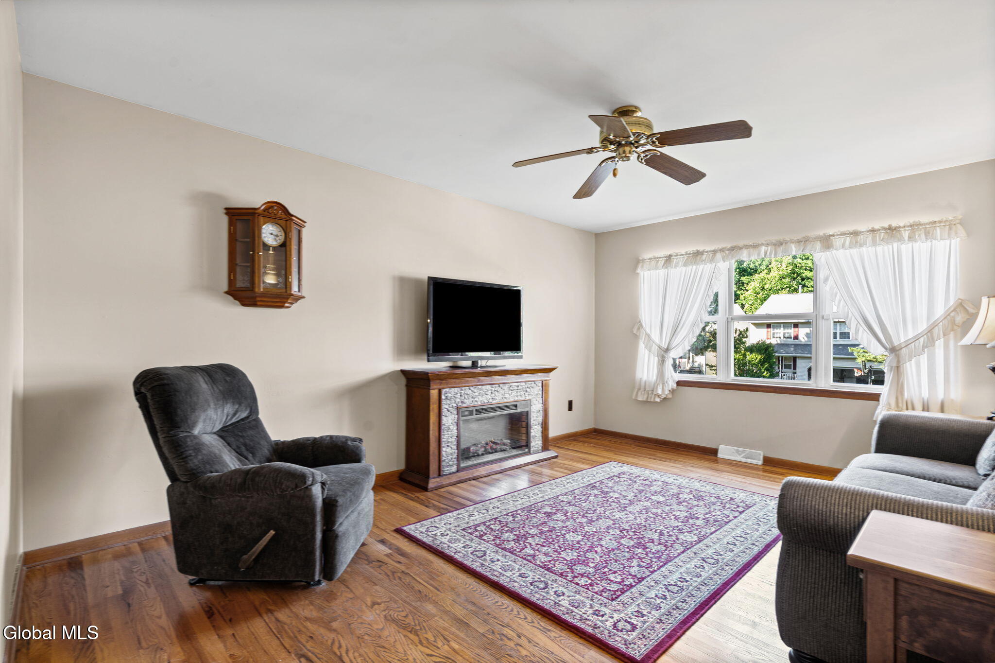 21 Wicken Square Colonie NY 12205